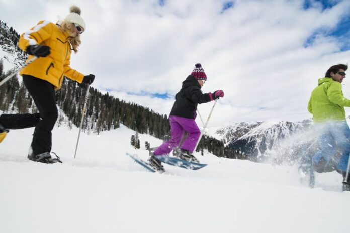 schnee Spaß beim Schneeschuhwandern Quelle: TVB Silberregion Karwendel