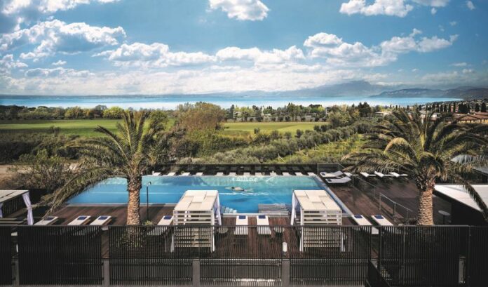 Gardasee Skypool Quelle: Quellenhof Luxury Resort Lazise