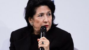 Georgiens Präsidentin will Neuwahlen