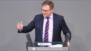 Schneider wirbt für differenzierte Betrachtung der Migration