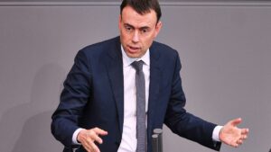 SPD-Außenpolitiker: Türken müssen Demokratie selbst retten
