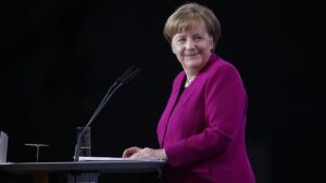 Mehrheit erwartet von Merkel Spende von Teil ihres Buchhonorars