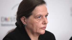 Bundeswahlleiterin bekräftigt Bedenken bei Wahltermin