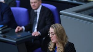 Dröge kritisiert Scholz wegen Neuwahl-Streit