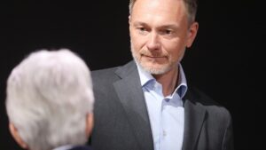 Strack-Zimmermann stärkt FDP-Chef Lindner den Rücken