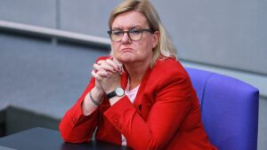 Wehrbeauftragte gegen Spekulationen über Ukraine-Friedensmission