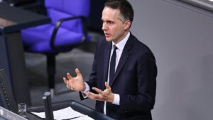 Grüne fordern Elternzeit für Abgeordnete