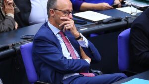 Top-Personal mit Migrationsgeschichte gegen Merz` Pass-Vorschlag