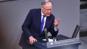 Weil wirft Merz "Rechtsbruch" und "Tabubruch" vor