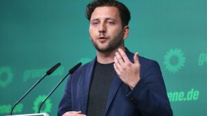 Grünen-Chef: "Wir sind die Letzten, die beim Klimaschutz stehen"