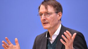 Lauterbach: "Sicherheitsrisiko" durch psychisch kranke Flüchtlinge