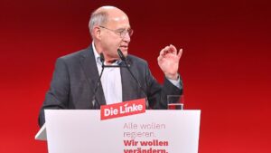Gysi beschwört auf Parteitag Kampfgeist der Linken