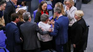 Haßelmann wirft Union und FDP "Erpressung" vor