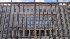 Klingbeil hält an Schutz für Ministerium durch Zöllner fest