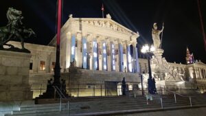 Österreich bekommt Regierung aus ÖVP, SPÖ und Neos