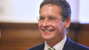 Halle bekommt wieder parteilosen Oberbürgermeister – AfD jubelt
