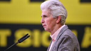 Strack-Zimmermann kritisiert Merz für Schuldenbremsen-Kehrtwende