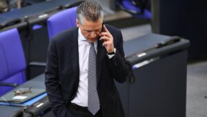 Frei mahnt künftige Koalitionspartner zu fairem Umgang