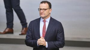 Spahn zweifelt an 15 Euro Mindestlohn schon 2026