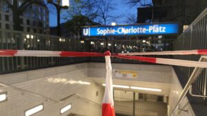 Tödliche Messerstecherei an Berliner U-Bahnhof offenbar nach Streit
