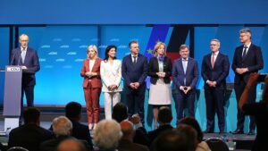 Van Aken nennt Merz-Minister "richtiges Gruselkabinett"