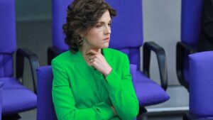 Ostbeauftragte sieht Baby nicht als Hindernis für Regierungsamt