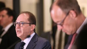 Grüne kritisieren "Schlagbaumpolitik" von Dobrindt und Merz