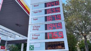 Spritpreise auf neuem Jahrestiefststand angekommen