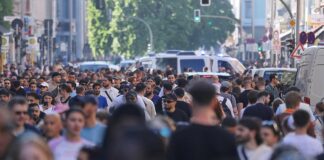 Umfrage: Deutsche gehen pessimistisch ins Jahr 2026