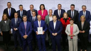 Union und SPD unterzeichnen Koalitionsvertrag