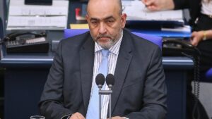 Nouripour mahnt zu ehrlichem Dialog mit Israel