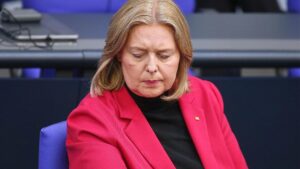 CDU-Sozialflügel will Vermittlung durch Bas bei Tesla
