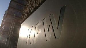 KfW: Großunternehmen kürzen beim Klima – Mittelstand investiert