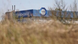 Verdi weitet Warnstreiks bei großen TÜVs aus