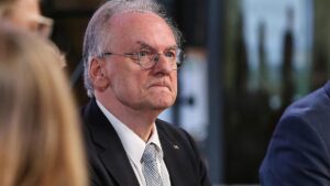 Haseloff will bei AfD-Wahlsieg aus Sachsen-Anhalt auswandern