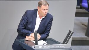 Masken-Gutachten: Linken bringt Untersuchungsausschuss ins Spiel