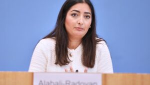 Entwicklungsministerin drängt auf Milliardärssteuer