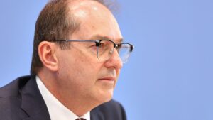 EU-Innenministertreffen: Dobrindt will "Verbindungselement" streichen