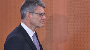 Verkehrsminister ist vor einem Monat zum letzten Mal Bahn gefahren