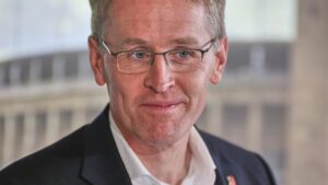 Günther zeigt sich offen für Debatte um Teilzeitarbeit