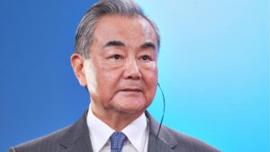 Bundesregierung bestätigt Merz-Treffen mit Chinas Außenminister