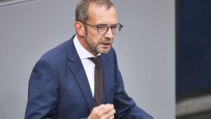 CDU zeigt sich offen für Beteiligung an europäischen Atomwaffen