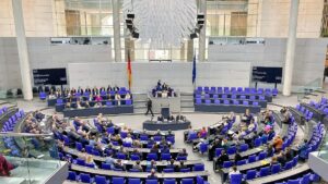 Abgeordnete sollen im Bundestag auf "Srebrenica-Blume" verzichten