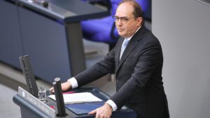Dobrindt verspricht Ausbau der Cyberabwehr