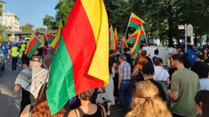 Kurdischstämmige Abgeordnete fordern von Merz Druck auf Syrien