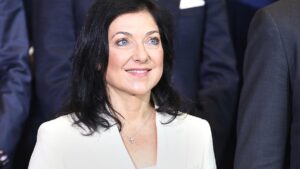 Reiche fordert Deutsche zu mehr Arbeit auf