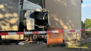 Zwei Tote und ein Verletzter nach LKW-Unfall in Oberhausen