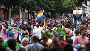 64 Festnahmen im Umfeld des CSD in Berlin – 3 Polizisten verletzt