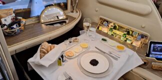 Regierung droht Streit über Abgabe für Luxusflugreisen