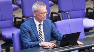 CDU-Politiker streiten über höhere Reichensteuer